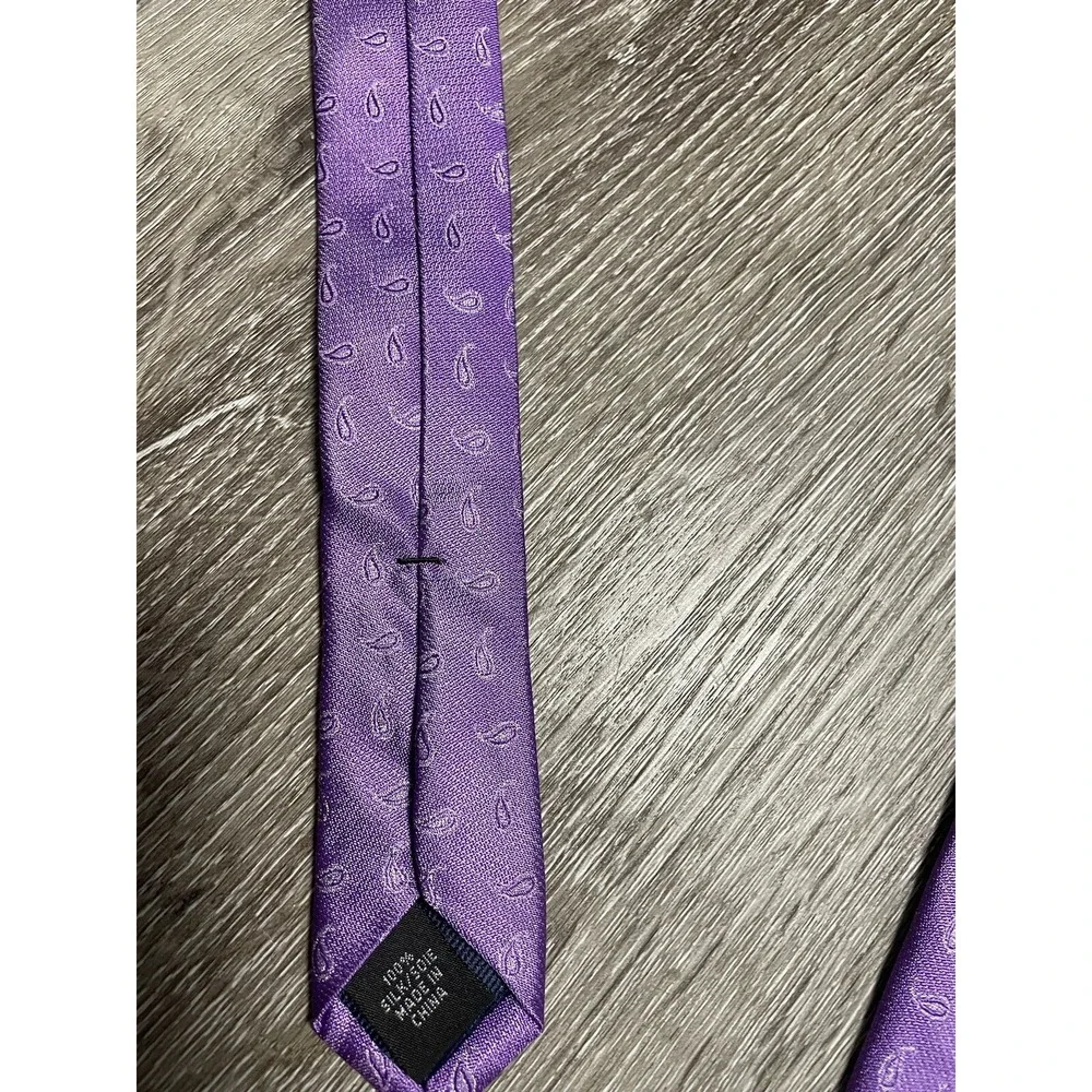 #J100  Mens Michael Kors Silk Tie Purple